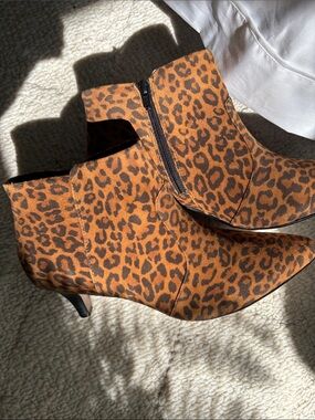 Clarks Leopard Print Bootie/Kitten Heel